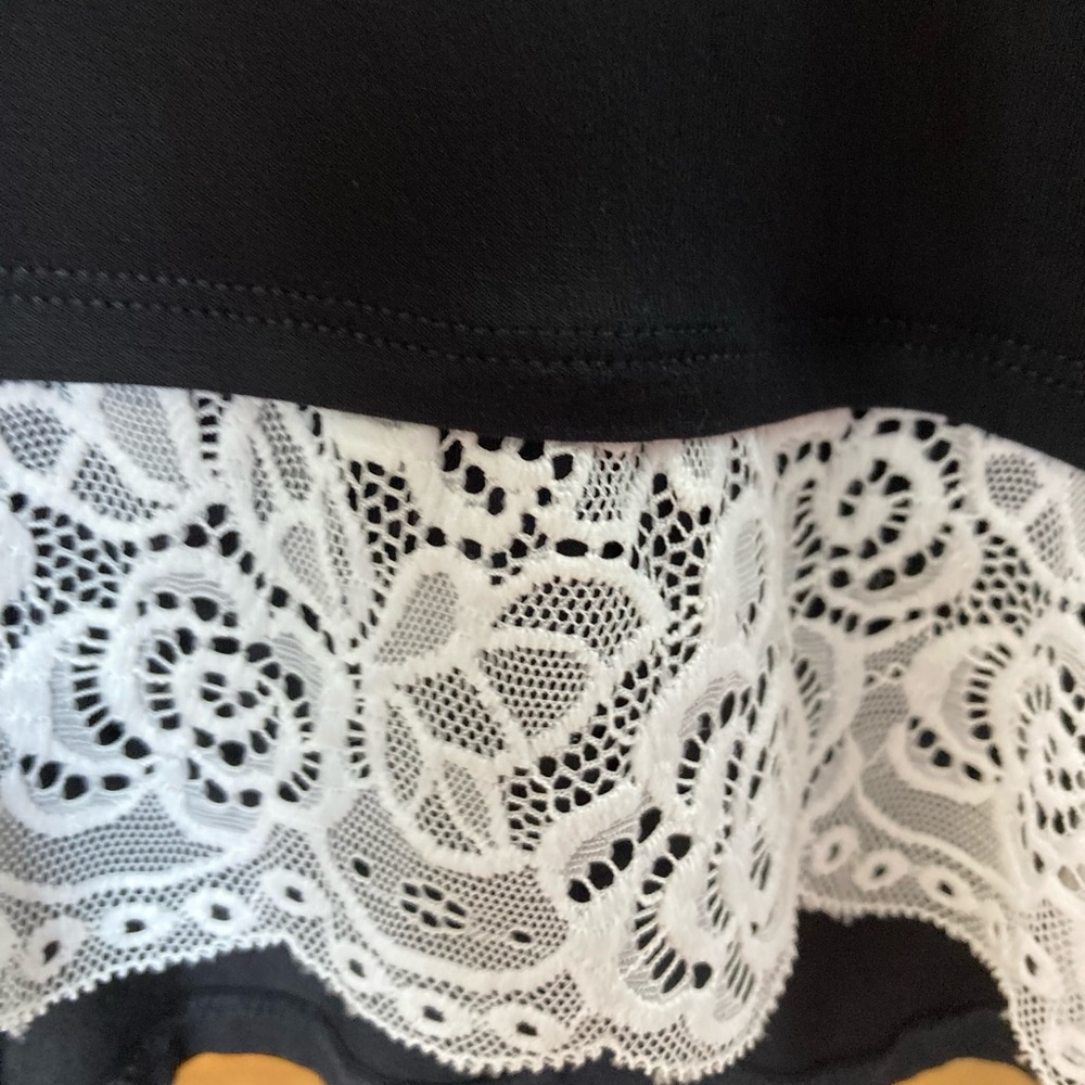 Women’s long sleeve blouse with lace design new sizes medium thru xl - Picture 4 of 10